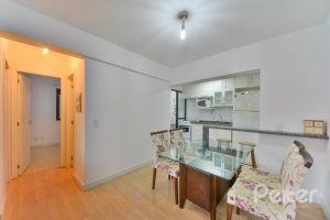 Apartamento à venda com 56m², 2 dormitórios, 1 suíte, 2 vagas, no bairro Tristeza em Porto Alegre