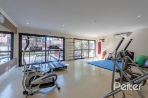 Apartamento à venda com 56m², 2 dormitórios, 1 suíte, 2 vagas, no bairro Tristeza em Porto Alegre