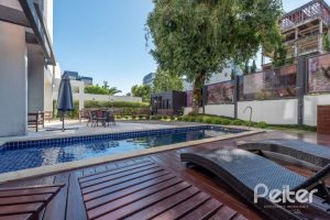 Apartamento à venda com 56m², 2 dormitórios, 1 suíte, 2 vagas, no bairro Tristeza em Porto Alegre