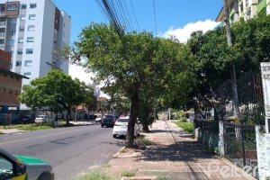 Terreno à venda com 275m², no bairro Tristeza em Porto Alegre