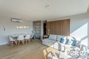 Apartamento à venda com 90m², 3 dormitórios, 1 suíte, 2 vagas, no bairro Tristeza em PORTO ALEGRE