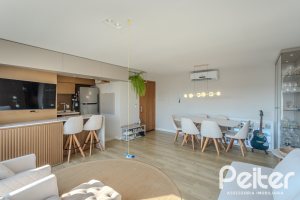 Apartamento à venda com 90m², 3 dormitórios, 1 suíte, 2 vagas, no bairro Tristeza em PORTO ALEGRE