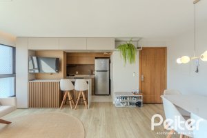 Apartamento à venda com 90m², 3 dormitórios, 1 suíte, 2 vagas, no bairro Tristeza em PORTO ALEGRE