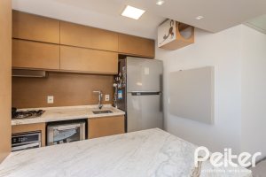 Apartamento à venda com 90m², 3 dormitórios, 1 suíte, 2 vagas, no bairro Tristeza em PORTO ALEGRE