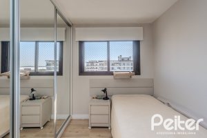 Apartamento à venda com 90m², 3 dormitórios, 1 suíte, 2 vagas, no bairro Tristeza em PORTO ALEGRE