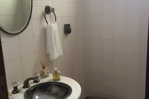 Casa à venda com 180m², 3 dormitórios, 1 suíte, 2 vagas, no bairro Vila Nova em Porto Alegre