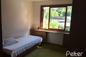 Casa à venda com 180m², 3 dormitórios, 1 suíte, 2 vagas, no bairro Vila Nova em Porto Alegre