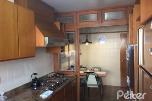 Casa à venda com 180m², 3 dormitórios, 1 suíte, 2 vagas, no bairro Vila Nova em Porto Alegre