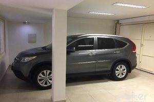 Casa à venda com 180m², 3 dormitórios, 1 suíte, 2 vagas, no bairro Vila Nova em Porto Alegre