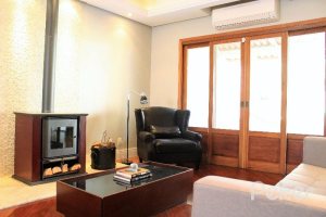 Casa à venda com 352m², 4 dormitórios, 2 suítes, 3 vagas, no bairro Jardim Isabel em Porto Alegre