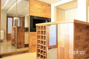 Casa à venda com 352m², 4 dormitórios, 2 suítes, 3 vagas, no bairro Jardim Isabel em Porto Alegre