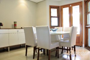 Casa à venda com 352m², 4 dormitórios, 2 suítes, 3 vagas, no bairro Jardim Isabel em Porto Alegre