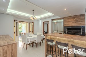 Casa à venda com 352m², 4 dormitórios, 2 suítes, 3 vagas, no bairro Jardim Isabel em Porto Alegre