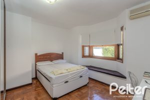 Casa à venda com 352m², 4 dormitórios, 2 suítes, 3 vagas, no bairro Jardim Isabel em Porto Alegre