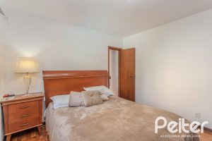 Casa à venda com 352m², 4 dormitórios, 2 suítes, 3 vagas, no bairro Jardim Isabel em Porto Alegre