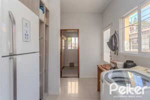 Casa à venda com 352m², 4 dormitórios, 2 suítes, 3 vagas, no bairro Jardim Isabel em Porto Alegre