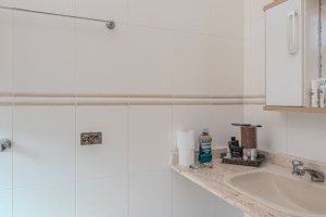 Casa à venda com 352m², 4 dormitórios, 2 suítes, 3 vagas, no bairro Jardim Isabel em Porto Alegre