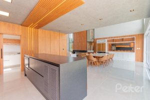 Casa em Condomínio à venda com 289m², 4 dormitórios, 4 suítes, 2 vagas, no bairro Alphaville em PORTO ALEGRE