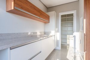 Casa em Condomínio à venda com 289m², 4 dormitórios, 4 suítes, 2 vagas, no bairro Alphaville em PORTO ALEGRE