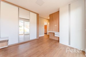 Casa em Condomínio à venda com 289m², 4 dormitórios, 4 suítes, 2 vagas, no bairro Alphaville em PORTO ALEGRE