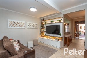 Casa à venda com 174m², 3 dormitórios, 1 suíte, 2 vagas, no bairro Ipanema em Porto Alegre