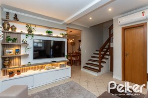 Casa à venda com 174m², 3 dormitórios, 1 suíte, 2 vagas, no bairro Ipanema em Porto Alegre
