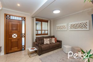 Casa à venda com 174m², 3 dormitórios, 1 suíte, 2 vagas, no bairro Ipanema em Porto Alegre