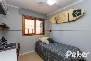 Casa à venda com 174m², 3 dormitórios, 1 suíte, 2 vagas, no bairro Ipanema em Porto Alegre