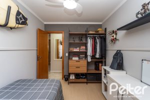 Casa à venda com 174m², 3 dormitórios, 1 suíte, 2 vagas, no bairro Ipanema em Porto Alegre