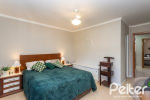 Casa à venda com 174m², 3 dormitórios, 1 suíte, 2 vagas, no bairro Ipanema em Porto Alegre