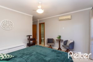Casa à venda com 174m², 3 dormitórios, 1 suíte, 2 vagas, no bairro Ipanema em Porto Alegre