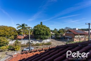 Casa à venda com 174m², 3 dormitórios, 1 suíte, 2 vagas, no bairro Ipanema em Porto Alegre