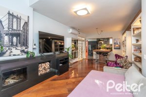 Casa em Condomínio à venda com 318m², 4 dormitórios, 1 suíte, 3 vagas, no bairro Ipanema em Porto Alegre