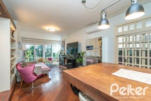 Casa em Condomínio à venda com 318m², 4 dormitórios, 1 suíte, 3 vagas, no bairro Ipanema em Porto Alegre