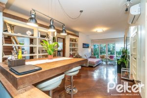 Casa em Condomínio à venda com 318m², 4 dormitórios, 1 suíte, 3 vagas, no bairro Ipanema em Porto Alegre