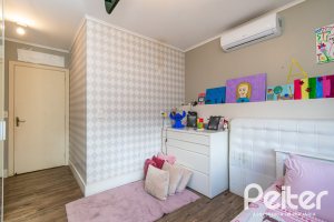 Casa em Condomínio à venda com 318m², 4 dormitórios, 1 suíte, 3 vagas, no bairro Ipanema em Porto Alegre