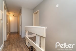 Casa em Condomínio à venda com 318m², 4 dormitórios, 1 suíte, 3 vagas, no bairro Ipanema em Porto Alegre