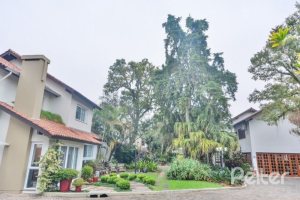 Casa em Condomínio à venda com 318m², 4 dormitórios, 1 suíte, 3 vagas, no bairro Ipanema em Porto Alegre