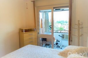 Apartamento à venda com 68m², 2 dormitórios, 1 vaga, no bairro Cristal em Porto Alegre