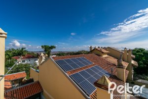 Casa à venda com 163m², 3 dormitórios, 1 suíte, 2 vagas, no bairro Tristeza em Porto Alegre