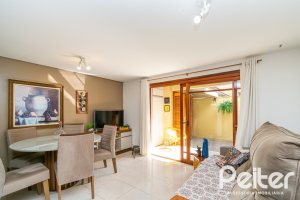 Casa à venda com 163m², 3 dormitórios, 1 suíte, 2 vagas, no bairro Tristeza em Porto Alegre