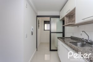 Apartamento à venda com 64m², 2 dormitórios, 1 suíte, 1 vaga, no bairro Tristeza em PORTO ALEGRE
