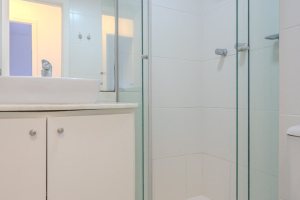 Apartamento à venda com 64m², 2 dormitórios, 1 suíte, 1 vaga, no bairro Tristeza em PORTO ALEGRE