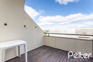 Casa em Condomínio à venda com 182m², 3 dormitórios, 1 suíte, 2 vagas, no bairro Cristal em Porto Alegre