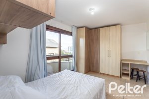 Casa em Condomínio à venda com 182m², 3 dormitórios, 1 suíte, 2 vagas, no bairro Cristal em Porto Alegre