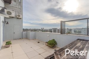 Cobertura à venda com 148m², 2 dormitórios, 1 suíte, 2 vagas, no bairro Tristeza em Porto Alegre