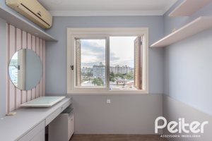 Cobertura à venda com 148m², 2 dormitórios, 1 suíte, 2 vagas, no bairro Tristeza em Porto Alegre