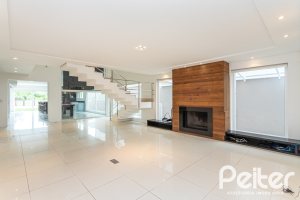 Casa em Condomínio à venda com 463m², 4 dormitórios, 4 suítes, 3 vagas, no bairro Terra Ville em PORTO ALEGRE