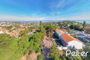 Terreno à venda, no bairro Vila Assunção em Porto Alegre