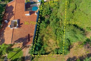 Terreno à venda, no bairro Vila Assunção em Porto Alegre